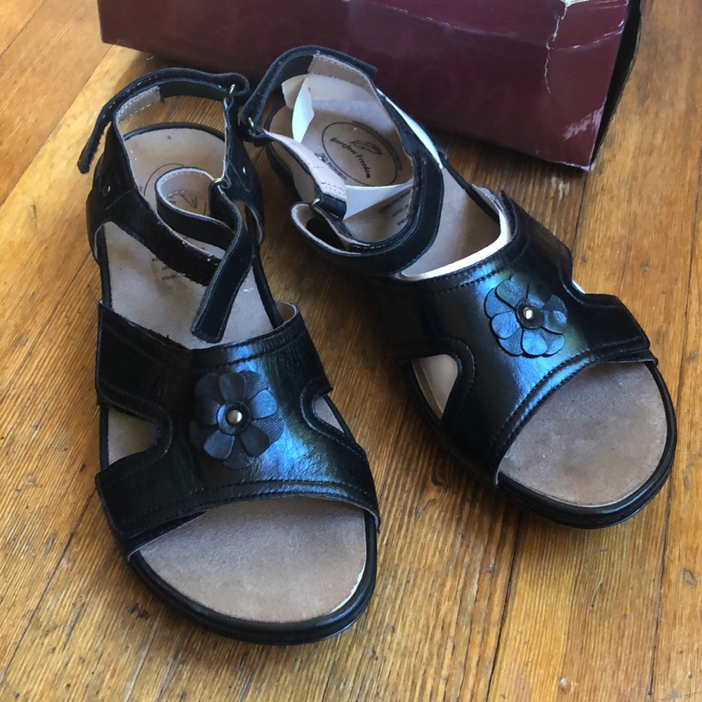 Barefoot Freedom by Drew black sandals 8M
